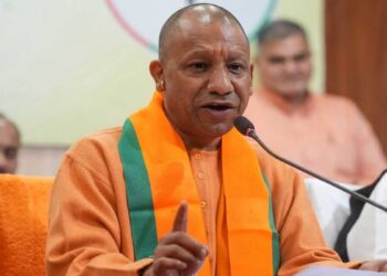 होली से पहले CM योगी का बड़ा गिफ्ट, 28 फरवरी को ही आ जाएगी सैलरी, छुट्टियों में भी हुआ ये बड़ा बदलाव