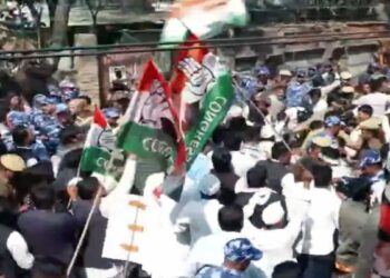 बुलडोजर और डंडे से सरकार नहीं चलती, विधानसभा घेरने पहुंचे कांग्रेसियों पर पुलिस का एक्शन?