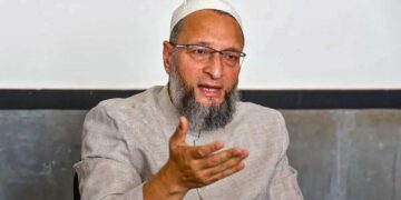बेगुनाहों को फंसाने वाले अफसरों को हो जेल, केजरीवाल के बरी होने पर AIMIM की बड़ी मांग, कैमरे के सामने रो पड़े दिल्ली के पूर्व CM