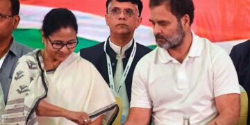 हम अकेले लड़े हैं और अकेले लड़ेंगे, ममता बनर्जी ने कांग्रेस गठबंधन पर तोड़ी चुप्पी