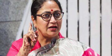 दिल्लीवालों को रेखा गुप्ता सरकार का होली गिफ्ट, अब साल में 2 बार मिलेगा फ्री गैस सिलेंडर