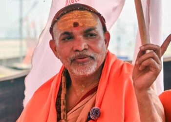 शंकराचार्य पर लगे आरोप 100% फर्जी.., गिरफ्तारी की तलवार के बीच सपा विधायक का बड़ा बयान