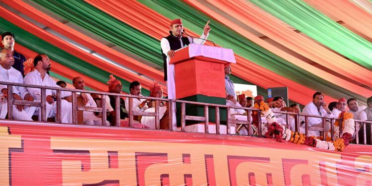 नोएडा से 2027 का बिगुल, दादरी रैली की भीड़ देख अखिलेश यादव का BJP पर तंज, बोले...