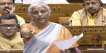 Budget Session: क्या बैंक कर्मचारी देख सकते हैं आपका अकाउंट डेटा? लोकसभा में उठा बड़ा सवाल, सरकार ने दिया साफ जवाब