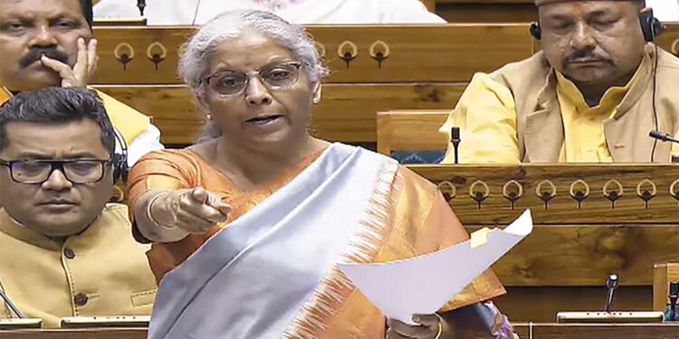 Budget Session: क्या बैंक कर्मचारी देख सकते हैं आपका अकाउंट डेटा? लोकसभा में उठा बड़ा सवाल, सरकार ने दिया साफ जवाब