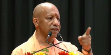 पेट्रोल-डीजल पर केंद्र का बड़ा फैसला, एक्साइज ड्यूटी घटते ही खुश हुए CM योगी, बोले- लोगों को मिलेगी बड़ी राहत