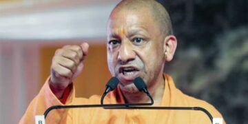 UP News: LPG-पेट्रोल संकट की अफवाहों पर CM योगी का बड़ा बयान, बोले: मानसिक रूप से तैयार रहें