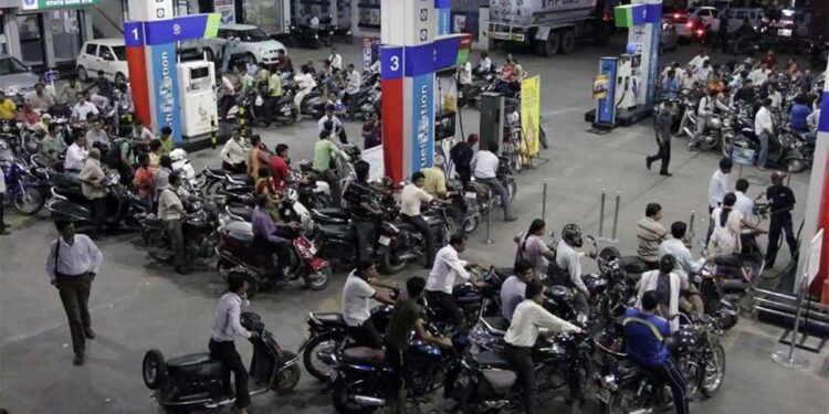 LPG खत्म होने वाली है? 5–10 दिन के रिजर्व वाली खबर पर सरकार का बड़ा खुलासा, युद्ध के बीच सच्चाई आई सामने