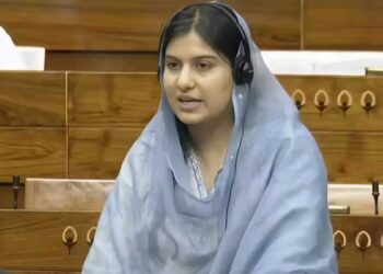 संसद में इकरा हसन का तीखा हमला, खामेनेई का जिक्र कर विदेश नीति पर घेरा सरकार को