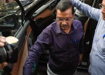 फांसी घर विवाद में अरविंद केजरीवाल की पेशी, बोले- मुझे खुशी होती अगर सीवर और सड़क पर सवाल पूछे जाते