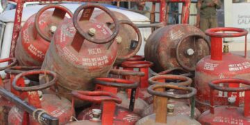 Iran-Israel जंग के बीच LPG को लेकर बड़ी चेतावनी, सरकार बोली: गैस खत्म होने वाली नहीं, अफवाह फैलाने वालों पर सख्त नजर