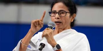 राष्ट्रपति प्रोटोकॉल विवाद पर ममता बनर्जी का पलटवार, बोलीं- बंगाल को टारगेट किया जा रहा