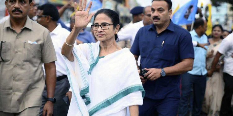 Bengal Election 2026: BJP लोगों को मछली-मांस और अंडा.., ममता बनर्जी का बड़ा आरोप, पुरुलिया रैली से गरमाई चुनावी सियासत