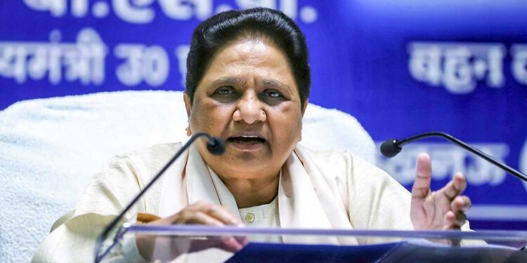 राष्ट्रपति मुर्मू प्रोटोकॉल विवाद: मायावती बोलीं – अति-दुर्भाग्यपूर्ण, संवैधानिक पदों का राजनीतिकरण न हो