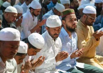यूपी के इस जिले में नहीं होगी ईद की खुशियां, काली पट्टी बांधकर नमाज पढ़ेगा शिया समाज, जानें वजह