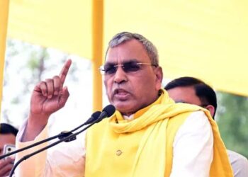 वोट की चिंता में बयान दे रहे अखिलेश, गंगा इफ्तार विवाद पर ओम प्रकाश राजभर का पलटवार, सियासत हुई गरम