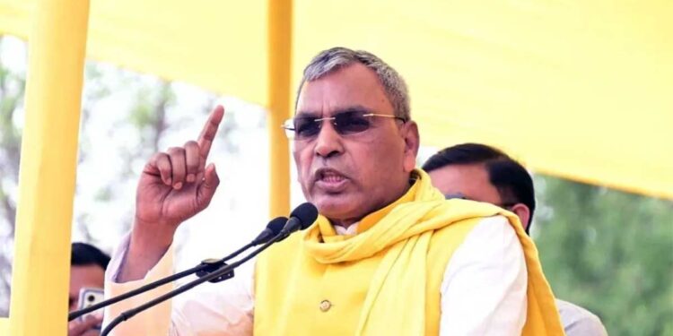 वोट की चिंता में बयान दे रहे अखिलेश, गंगा इफ्तार विवाद पर ओम प्रकाश राजभर का पलटवार, सियासत हुई गरम