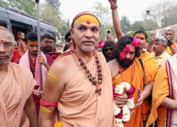 UP SI परीक्षा के सवाल पर विवाद, शंकराचार्य प्रकरण के बीच सरकार पर फिर सियासी घेराबंदी