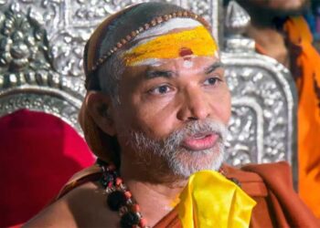 शंकराचार्य अविमुक्तेश्वरानंद के विदेश जाने पर रोक की मांग, कोर्ट में दाखिल हुई अर्जी