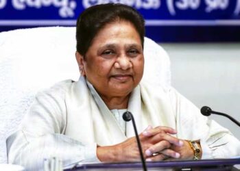 यूपी के बंटवारे पर मायावती का बड़ा संकेत, नोएडा एयरपोर्ट विवाद के बीच BSP सुप्रीमो का ऐलान, सियासत गरमाई
