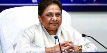 यूपी के बंटवारे पर मायावती का बड़ा संकेत, नोएडा एयरपोर्ट विवाद के बीच BSP सुप्रीमो का ऐलान, सियासत गरमाई