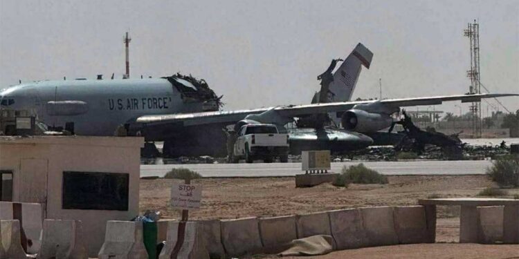 Iran War: ईरान के हमले से तबाह अमेरिकी ताकत, सऊदी एयरबेस पर खड़े AWACS के दो टुकड़े, पहली तस्वीर ने बढ़ाया तनाव
