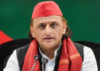 दादरी में अखिलेश यादव का बड़ा वादा, बोले- सरकार बनी तो महिलाओं को मिलेंगे 40 हजार रुपये