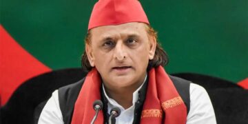 दादरी में अखिलेश यादव का बड़ा वादा, बोले- सरकार बनी तो महिलाओं को मिलेंगे 40 हजार रुपये