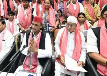 यूपी राजनीति में हलचल, विशेष सत्र से पहले अखिलेश का ‘अति निंदा प्रस्ताव’, महिला आरक्षण पर साधा निशाना