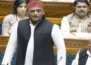 लोकसभा में अखिलेश यादव का बड़ा ऐलान, बोले- महिला पीएम लिखकर दे दे BJP, तब भी नहीं करेंगे समर्थन