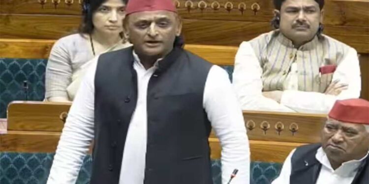 लोकसभा में अखिलेश यादव का बड़ा ऐलान, बोले- महिला पीएम लिखकर दे दे BJP, तब भी नहीं करेंगे समर्थन