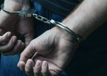 बंगाल चुनाव से पहले बड़ा एक्शन, वोटरों को धमकाने के आरोप में TMC नेता गिरफ्तार