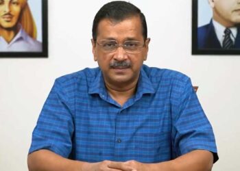 केजरीवाल पर फिर कसा शिकंजा, CBI की एंट्री से बढ़ीं मुश्किलें, दो भ्रष्टाचार मामलों की होगी जांच