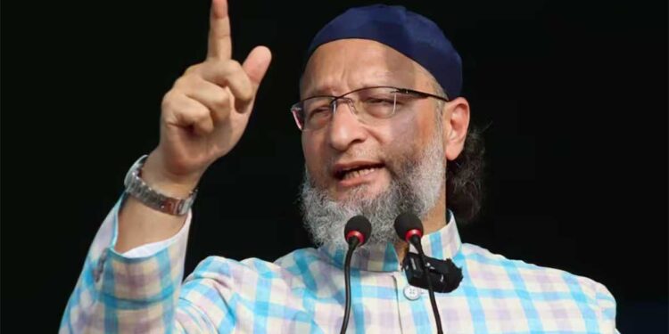 ममता और मोदी सगे भाई-बहन, बंगाल चुनाव से पहले ओवैसी का बड़ा हमला, रैली में दिए तीखे बयान