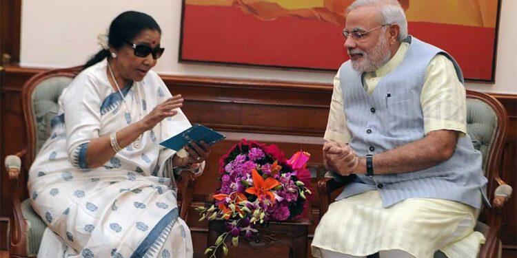 देश ने खो दी सुरों की अनमोल धरोहर, आशा भोसले के निधन से शोक में डूबा पूरा भारत, PM मोदी बोले – आवाज हमेशा अमर रहेगी