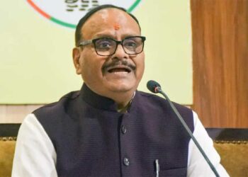 अब्दुल कब तक सपा की दरी बिछाएगा? डिप्टी CM ब्रजेश पाठक का बड़ा हमला, अल्पसंख्यकों से की खास अपील