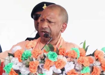 वोट के सौदागार बदलना चाहते हैं बंगाल की डेमोग्राफी, बांकुड़ा रैली में सीएम योगी का TMC पर तीखा हमला
