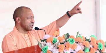 शेर आया-शेर आया नारों से गूंजा बंगाल, योगी आदित्यनाथ के रोड शो में उमड़ा जनसैलाब, भाजपा के पक्ष में दिखा जबरदस्त उत्साह