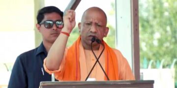 Gorakhpur Mega Push: नीयत साफ हो तो नियति बदलती है - CM योगी ने 1055 करोड़ की 497 परियोजनाओं का किया लोकार्पण-शिलान्यास