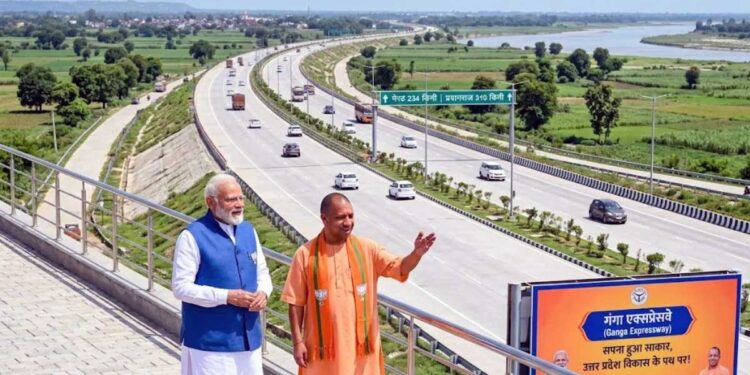 Ganga Expressway से बदलेगी यूपी की तस्वीर, सड़क नहीं, 12 जिलों में उद्योग–रोजगार की नई क्रांति
