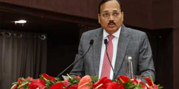 डिजिटल अरेस्ट पर सुप्रीम कोर्ट का कड़ा रुख, CJI बोले- पढ़े-लिखे लोग भी हो रहे शिकार, मामला सुनकर रह जाएंगे हैरान