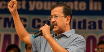 केजरीवाल का बंगाल धमाका, राघव चड्ढा के इस्तीफे के बाद पहली रैली में BJP पर तीखा वार, मिलिट्री तैनाती पर उठाए बड़े सवाल