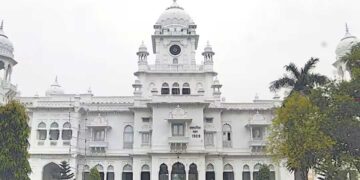 KGMU में अवैध मजारों पर बड़ा एक्शन तय, 15 दिन का अल्टीमेटम, प्रशासन की सख्ती से मचा हड़कंप