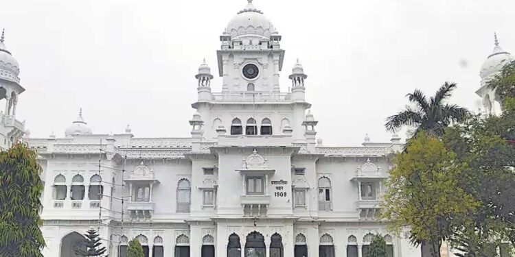 KGMU में अवैध मजारों पर बड़ा एक्शन तय, 15 दिन का अल्टीमेटम, प्रशासन की सख्ती से मचा हड़कंप