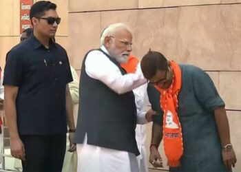 काशी में PM मोदी का इशारा या सियासी संदेश? इस सीट पर टिकट फाइनल होने की चर्चाएं तेज