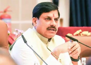 MP में ताश के पत्तों की तरह ढही 4 मंजिला इमारत, हादसे में 3 की मौत, CM मोहन यादव ने किया मुआवजे का ऐलान
