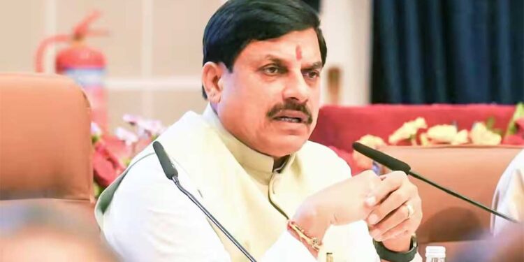 MP में ताश के पत्तों की तरह ढही 4 मंजिला इमारत, हादसे में 3 की मौत, CM मोहन यादव ने किया मुआवजे का ऐलान