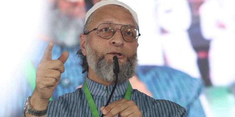 PM मोदी के गढ़ में ओवैसी की सियासी दस्तक, वाराणसी की 3 सीटों पर AIMIM की तैयारी, क्या बदलेगा समीकरण?