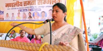 क्या हार के डर से टल रहे यूपी पंचायत चुनाव? पल्लवी पटेल के आरोप से सियासत में मचा बवाल