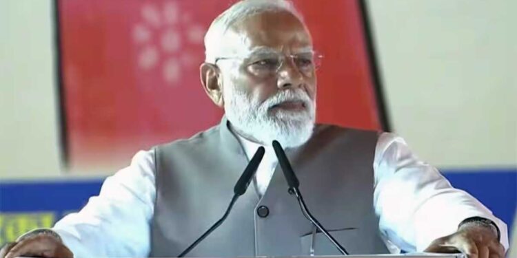 बनारस से पीएम मोदी का बड़ा हमला, महिला आरक्षण पर सपा-कांग्रेस को ठहराया जिम्मेदार